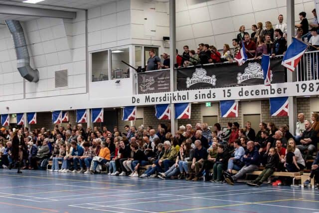 Publiek op de tribune in de Marsdijkhal
